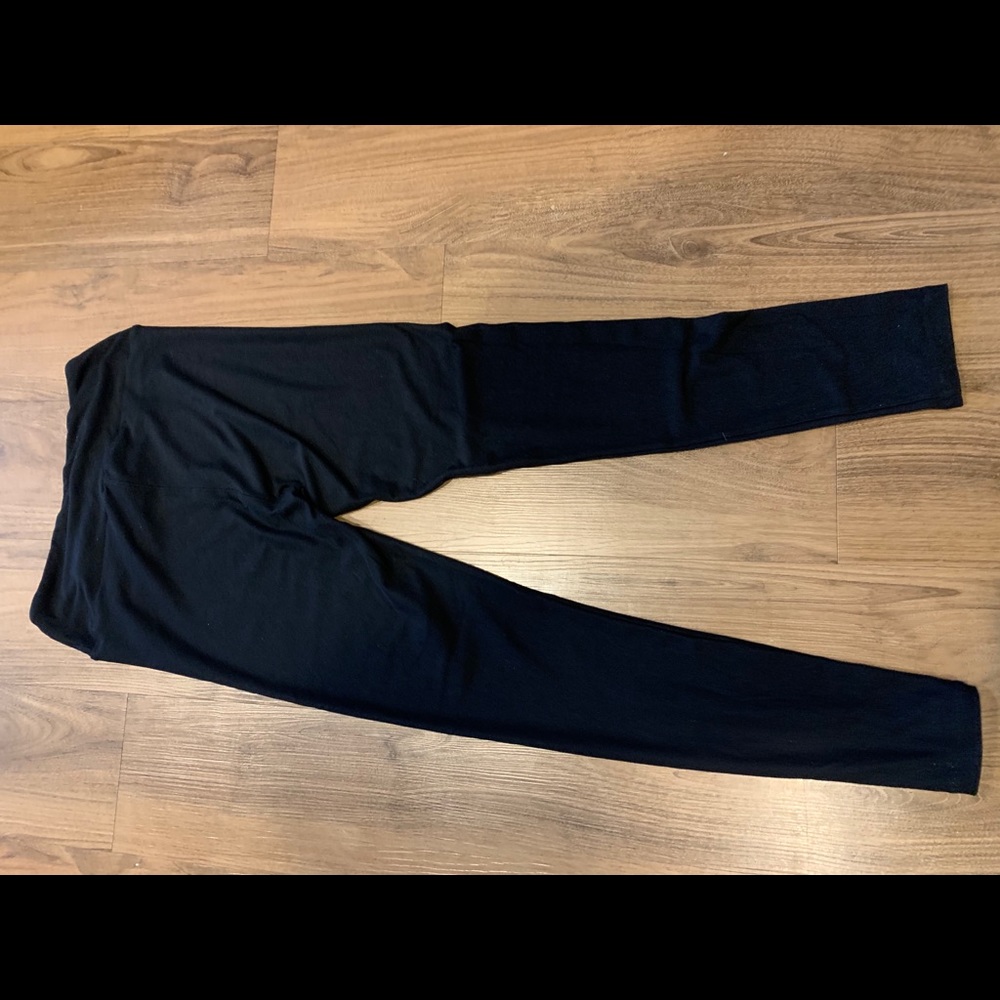 LuLa Roe black leggings